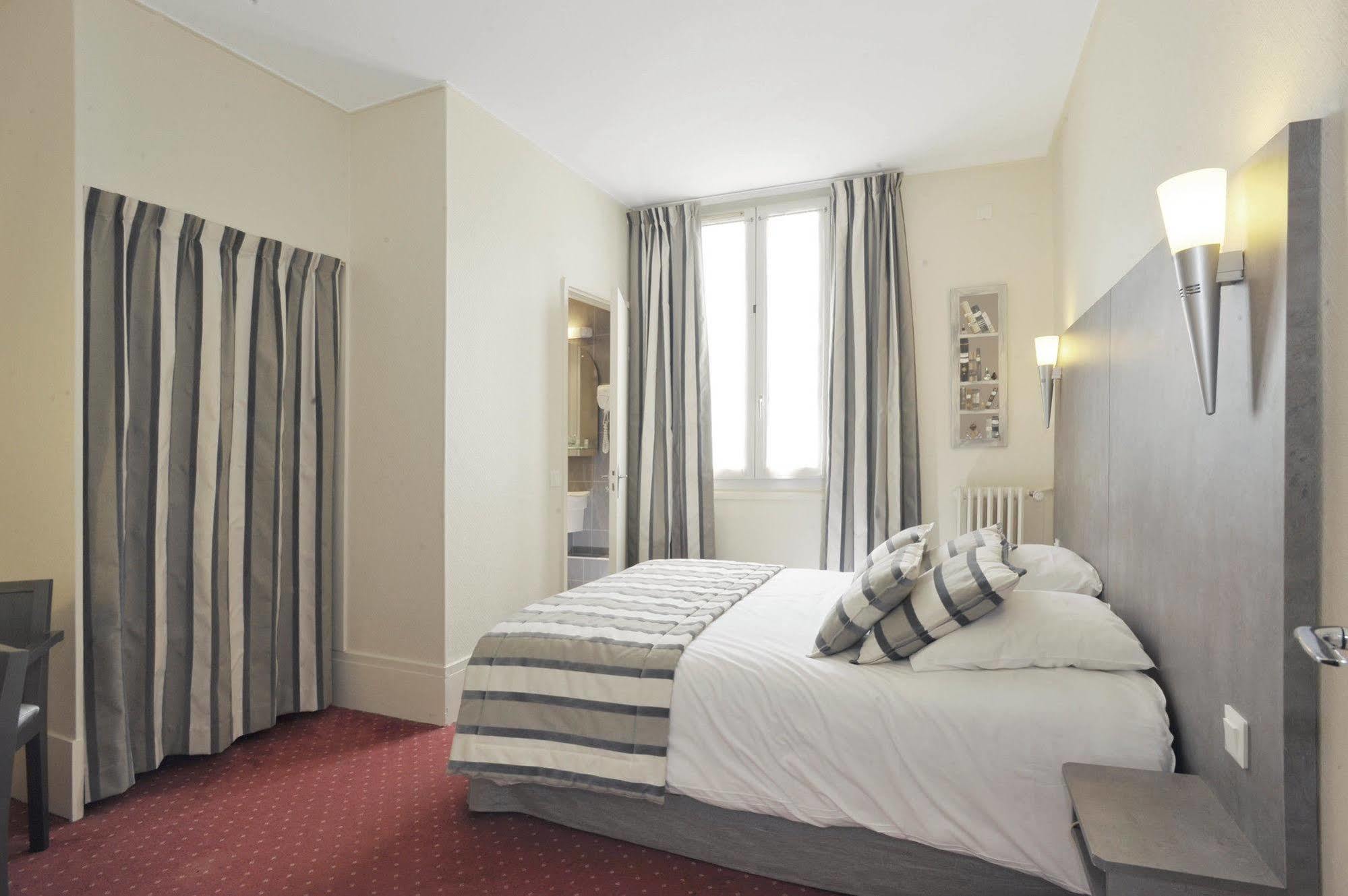 A L'Hotel Des Roys Versailles Exterior photo